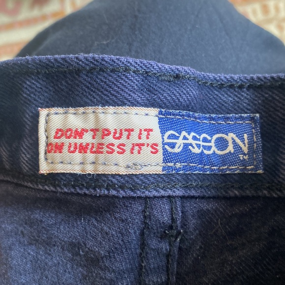 Vintage high waisted cutoff shorts - Picture 8 of 10